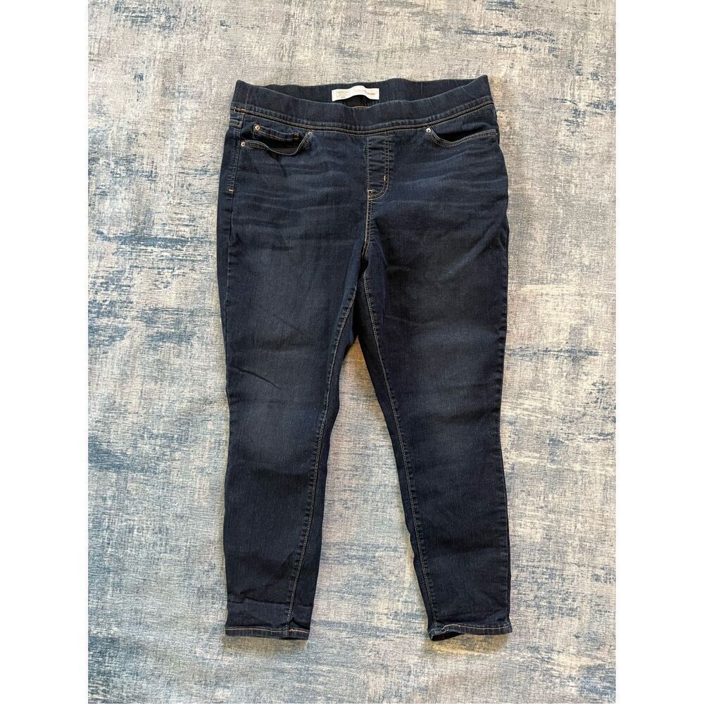 Levi Strauss Signature Dark Wash Totally Shaping Pull On Skinny Jeans 34 x 28